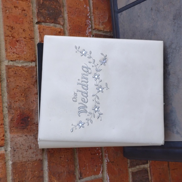 New Vintage Wedding Photo Album - Picture 4 of 16